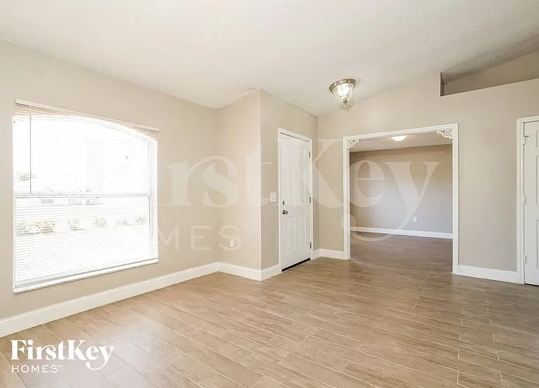 448 Bar Ct — Photo 3