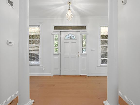 4th image of 1 Dalton Ct