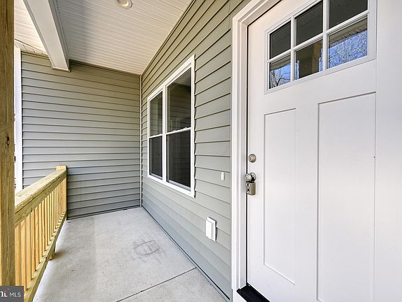 4th image of 11604 Burton Ct