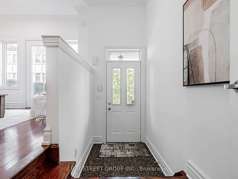 35 William Poole Way — Photo 4