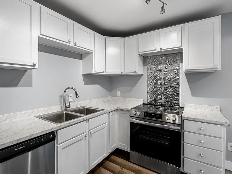 3831 Portage St #B — Photo 7