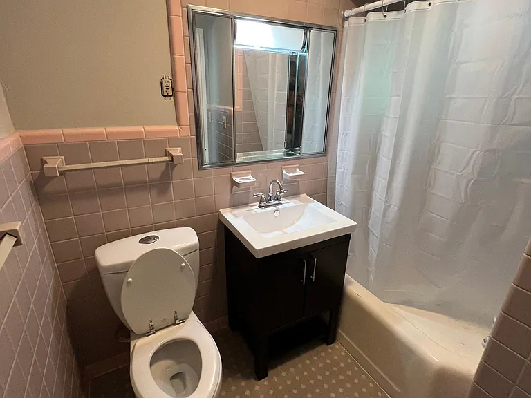 2107 Richardson Dr — Photo 4