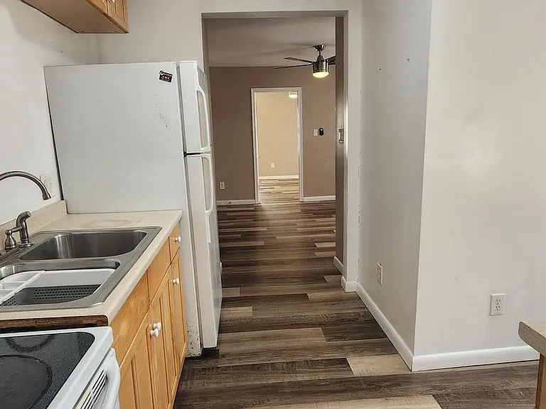 108 E Pacific Ave #2 — Photo 5