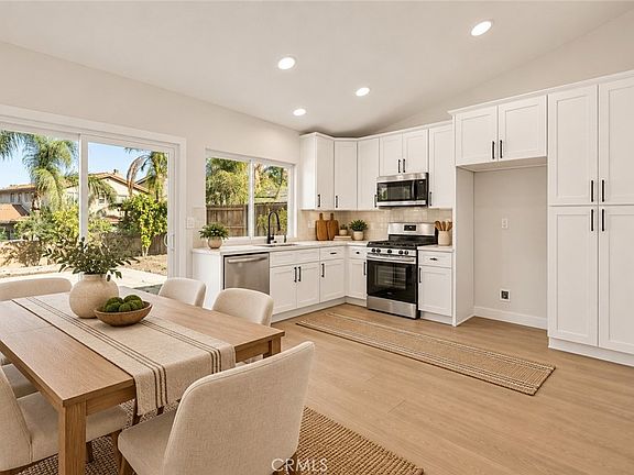 3rd image of 9267 Aralia Dr