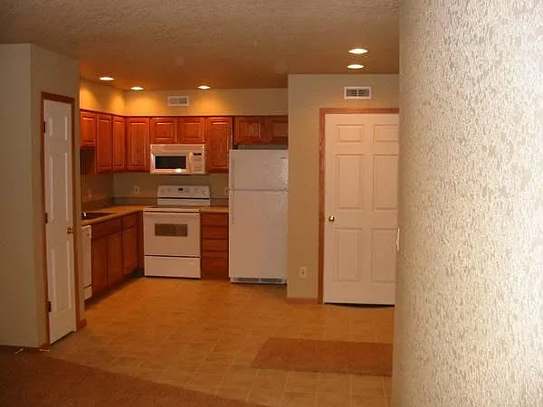 111 Amber Ave #111 — Photo 3