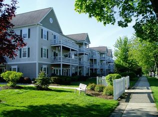 317 S Main St #10347083, Delavan, WI 53115