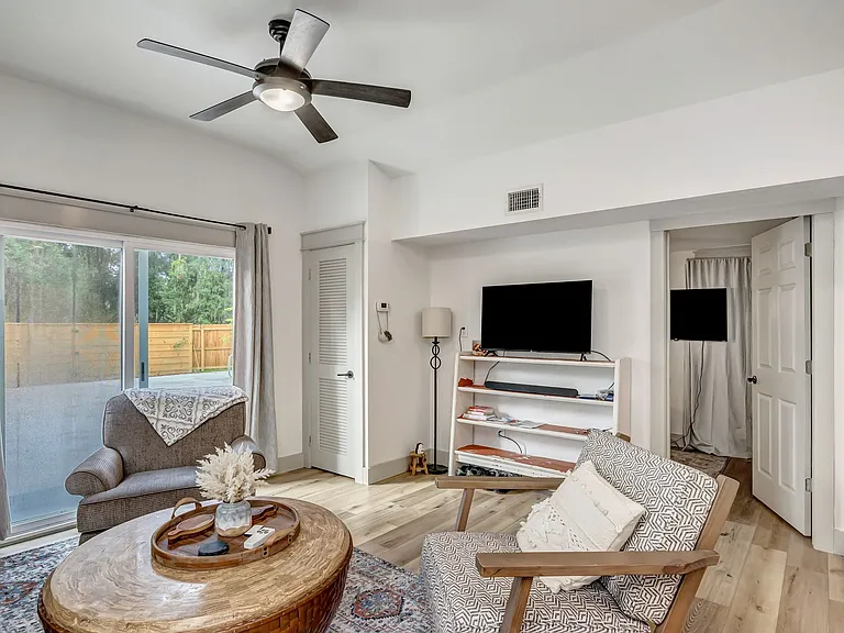 Spence Cir — Photo 12