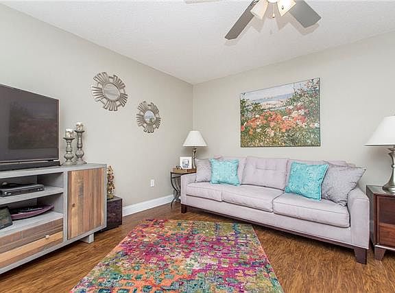 5th image of 30101 Sziszak St