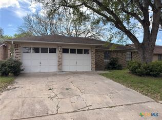 121 Byron Ln, Victoria, TX 77901