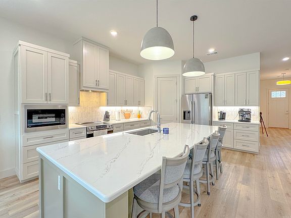 3rd image of 24 Zarina Ln