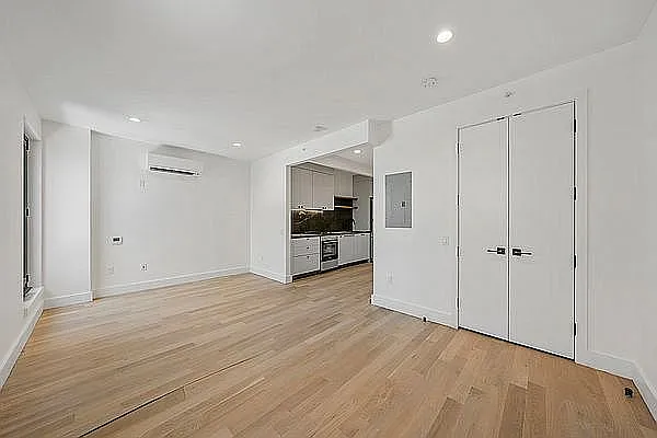 Rented by Nooklyn NYC LLC | media 17