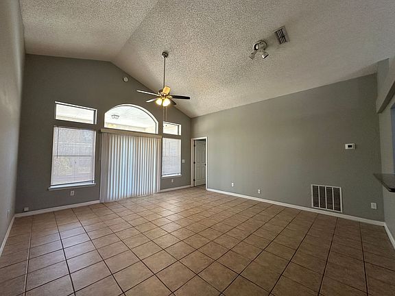 4th image of 1557 Mountain Lake Dr E