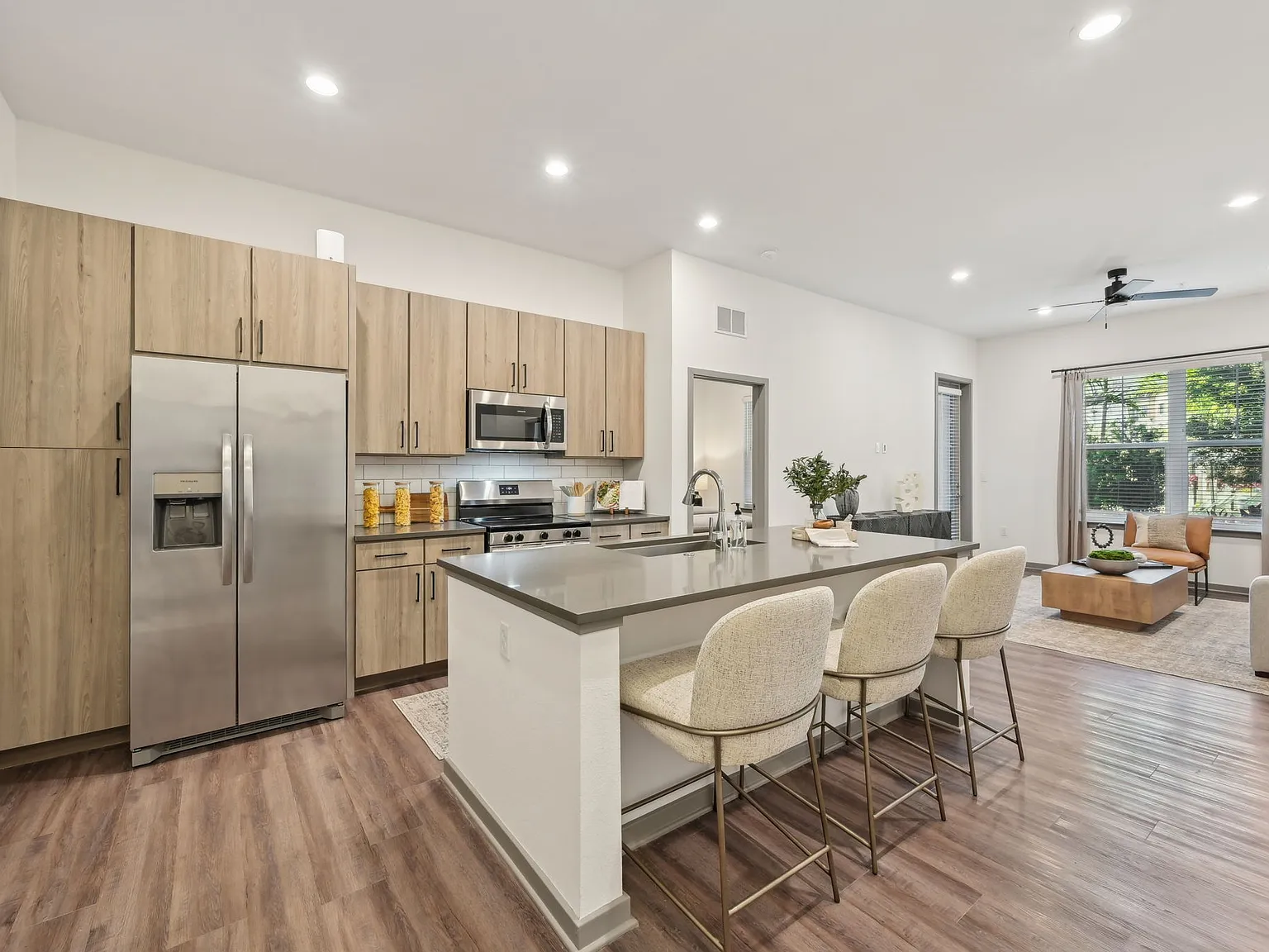 The Concord Luxury Apartments — Photo 2