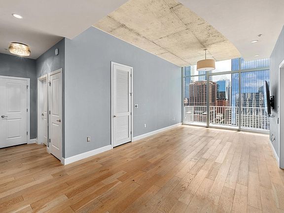 5th image of 360 Nueces St APT 1611