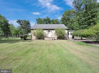 4 Ash Ln, Oley, PA 19547