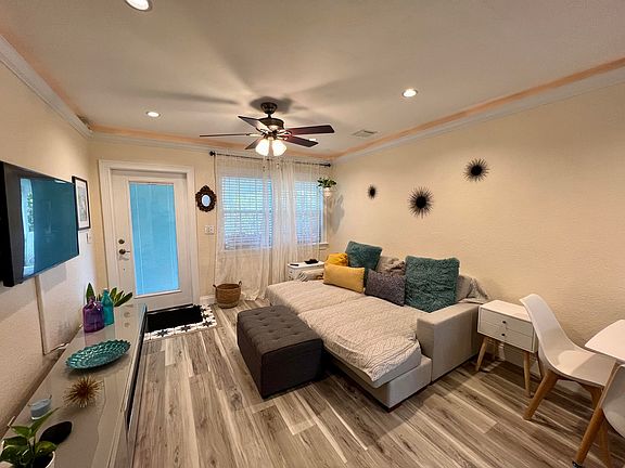 3rd image of 2523 Flagler Ave #3