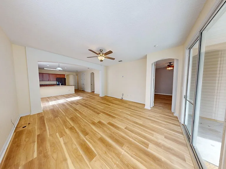 15707 Lexington Park Blvd — Photo 8
