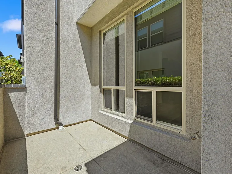 2440 Aperture Cir — Photo 2