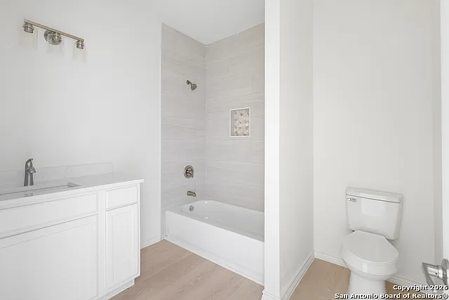 223 Florencia Ave — Photo 10