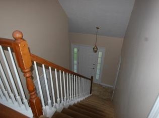 7224 S Woodland Dr, Radcliff, KY 40160