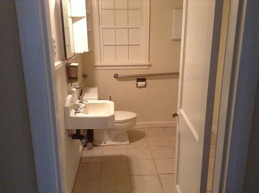 5th image of 3383 Park Ave