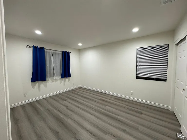 7893 Cerritos Ave — Photo 18