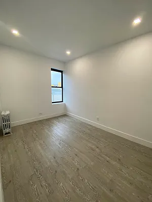 Rented by City Prime Commercial Realty  | media 9