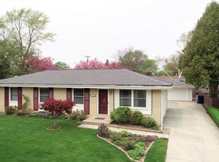 1542 Scott Rd, Port Washington, WI 53074