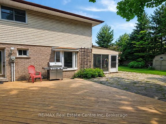 2nd image of 27 Elmhurst Cres