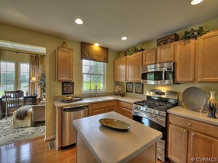 4th image of 7403 Battallion Dr