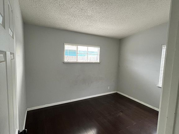 5th image of 542 Mayland Ave
