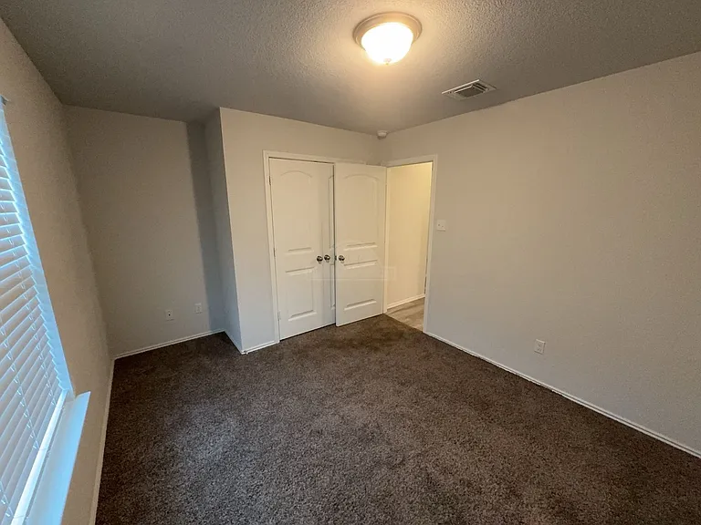 104 Green Jay Dr — Photo 9