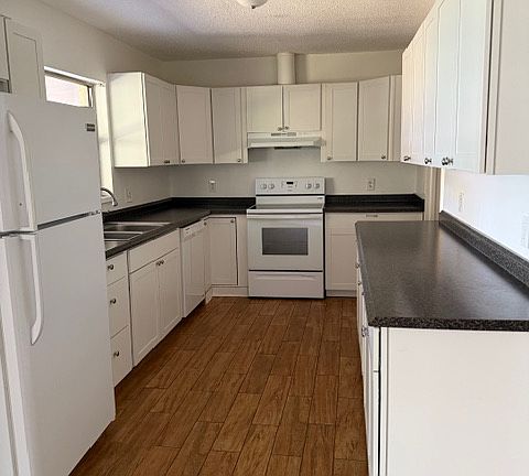 3rd image of 1461 Overcash Dr
