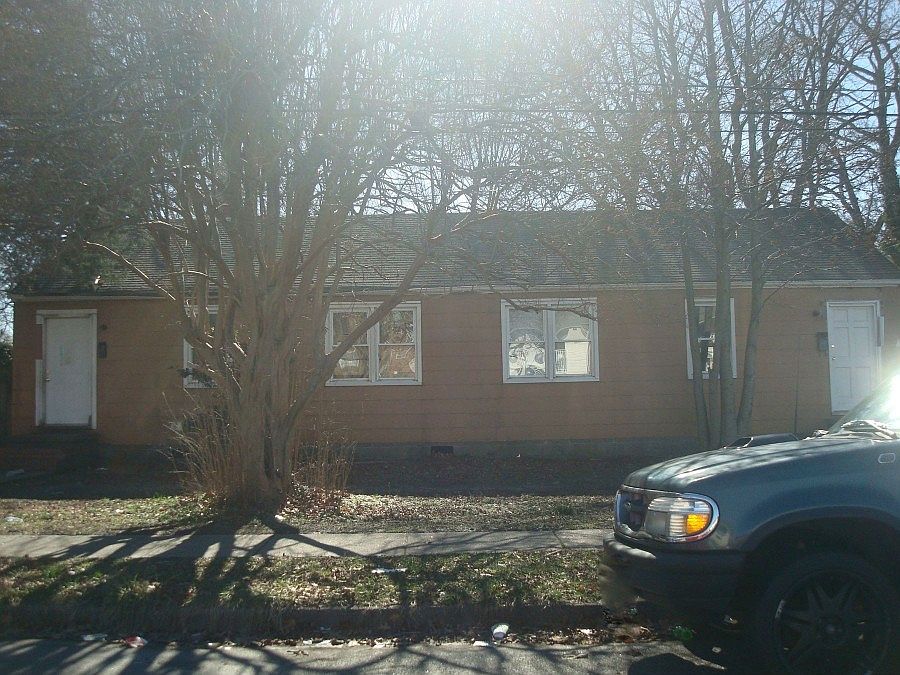 1st image of 453 Fort Worth Ave