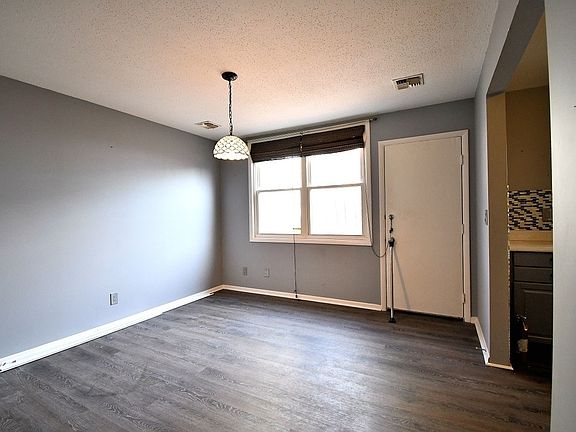3rd image of 1408 Vyse Ave #1
