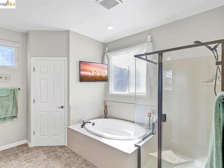 790 Yosemite Dr — Photo 13