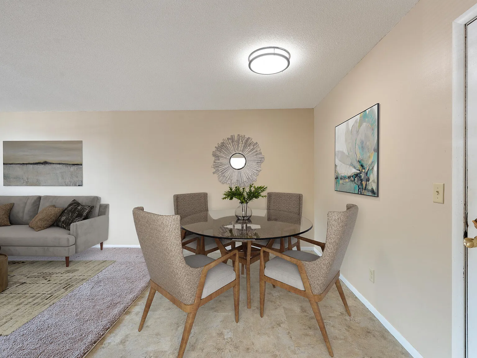 Shamrock Court Apartments — Photo 2