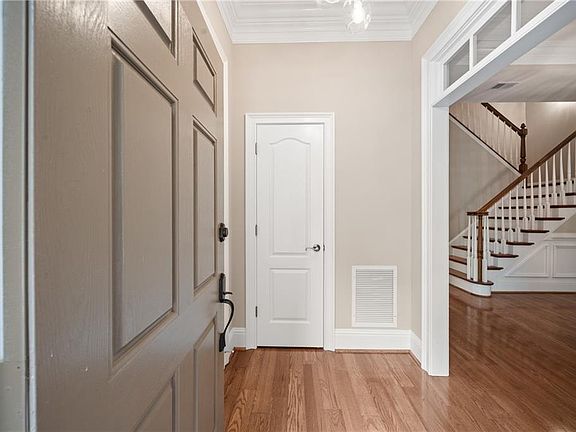 4th image of 8440 Parker Pl