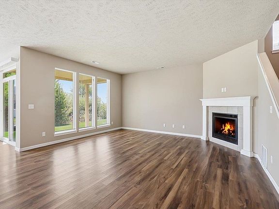 3rd image of 8412 N Summerhill Ln