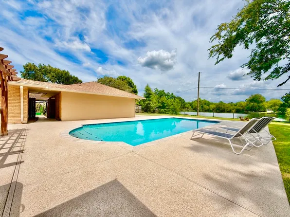 7050 Plant Rd, Beaumont, TX 77708