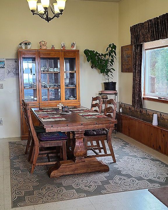 1st image of 680 Pleasant Valley Rd