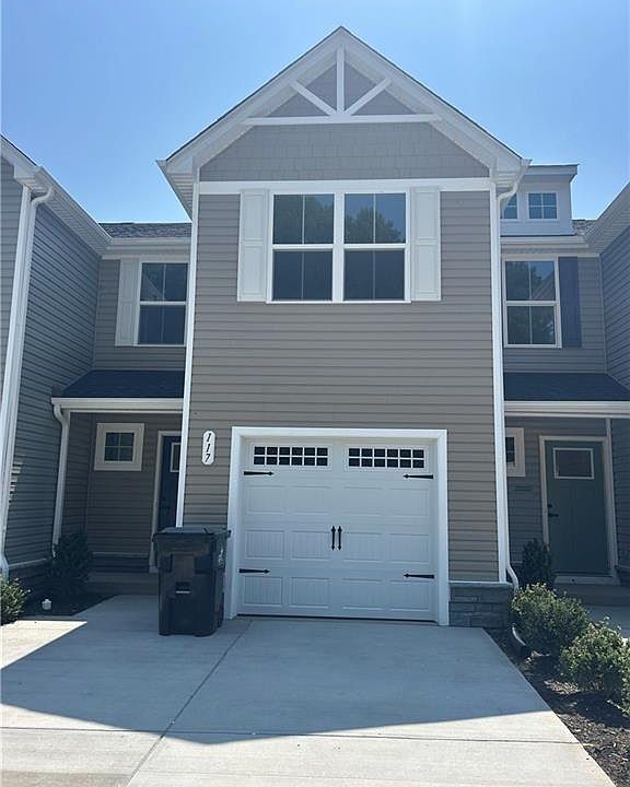 1st image of 117 Summit View Ln