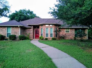 1802 Fairfax Cir, Grapevine, TX 76051