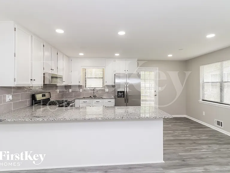 335 Lost Meadows Dr — Photo 7