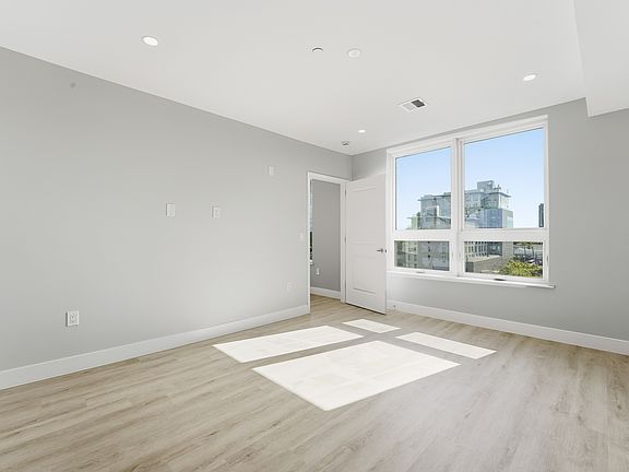 Bedroom 1 (primary)