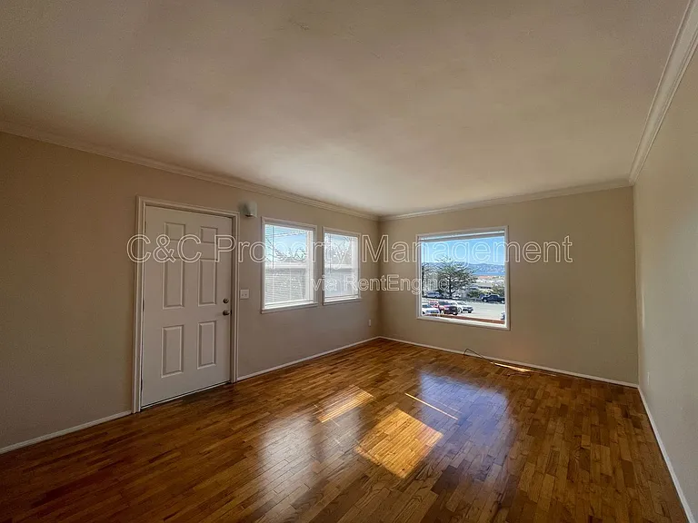 1234 Circle Ave #B — Photo 12