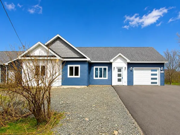 214 St.Thomas Line, Paradise, NL A1L2S4