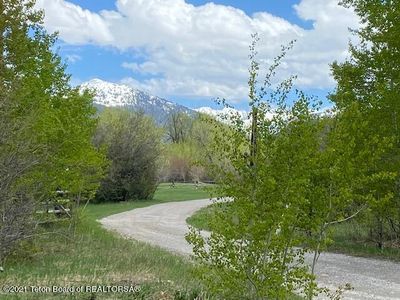 530 W Alta Ski Hill Rd, Alta, WY, 83414