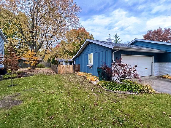 4th image of 4908 N Tillotson Ave