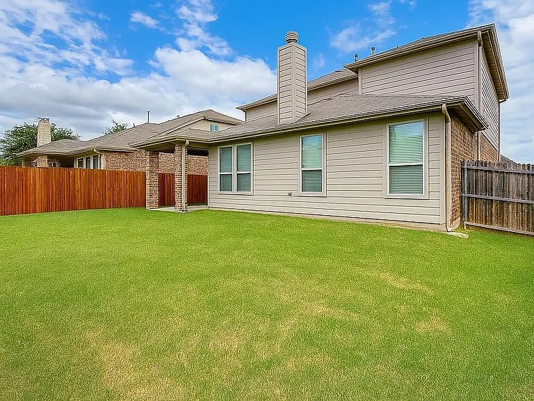 15841 Oak Pointe Dr — Photo 23